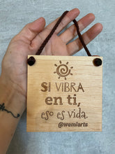 Cargar imagen en el visor de la galería, Artisanal plate- Si vibra en ti, eso es vida. #wemiarts