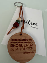 Cargar imagen en el visor de la galería, Positive Keychain-  En ocasiones no intento pintar un paisaje, sino el latir de mi corazón. @wemiarts